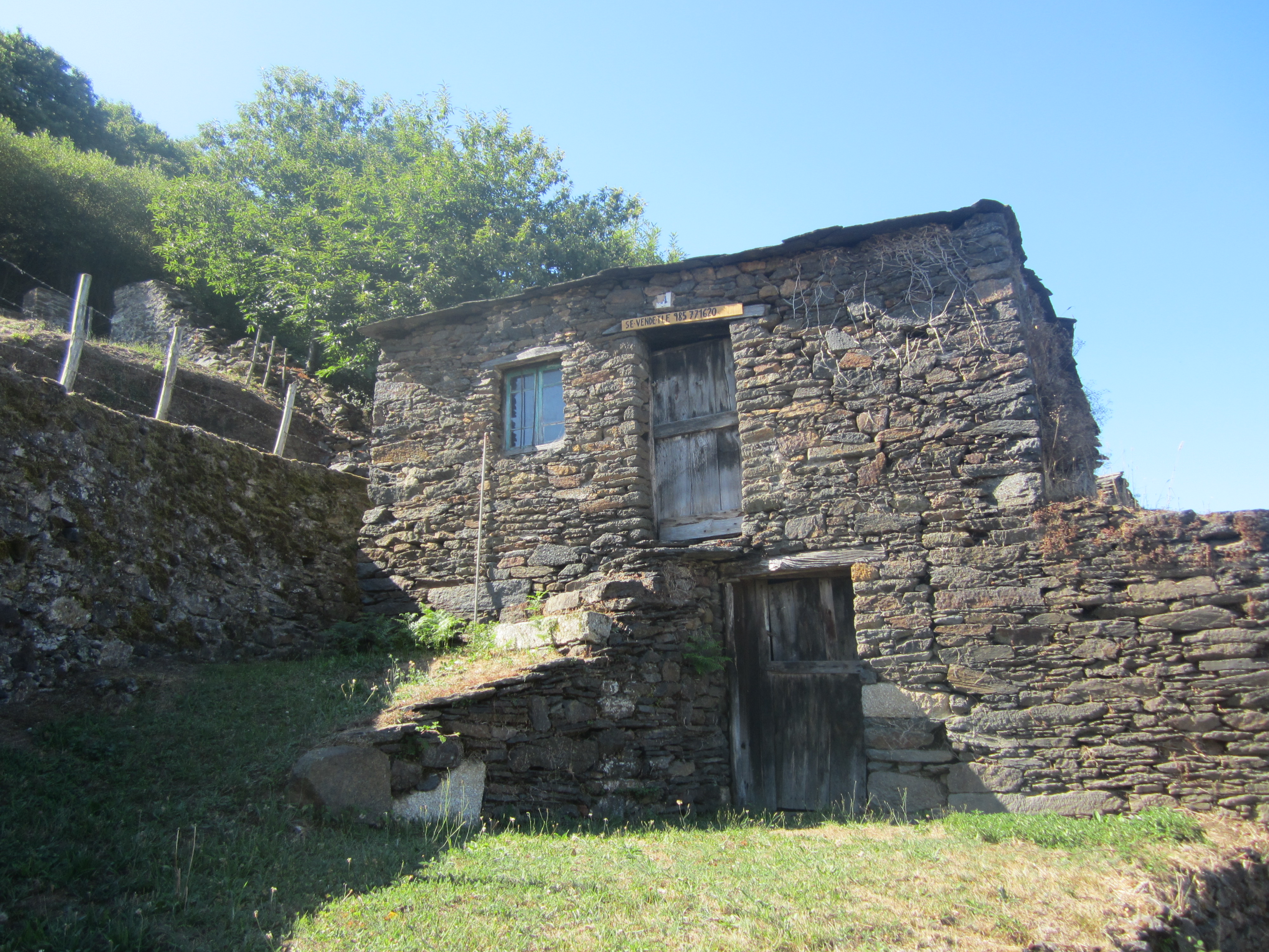 CASA EN MUÑON BOAL DE 60M2 POR PLANTA .COMPUESTA DE PLANTA BAJA ,1º PLANTA Y DESVAN .